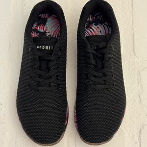 NOBULL Black Trainers with Multicolor Sole – Women’s 8.5